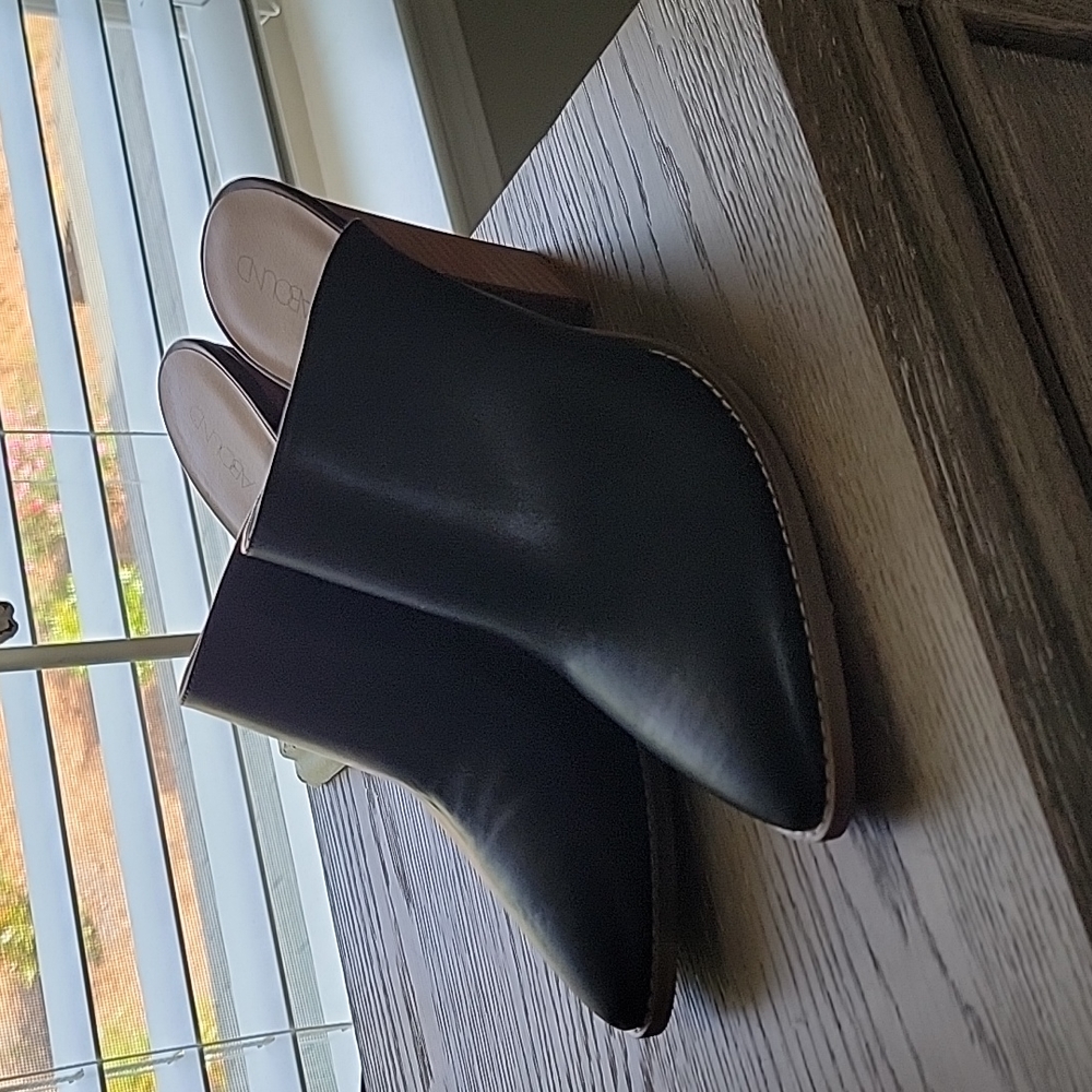 Black Leather Mule size 11